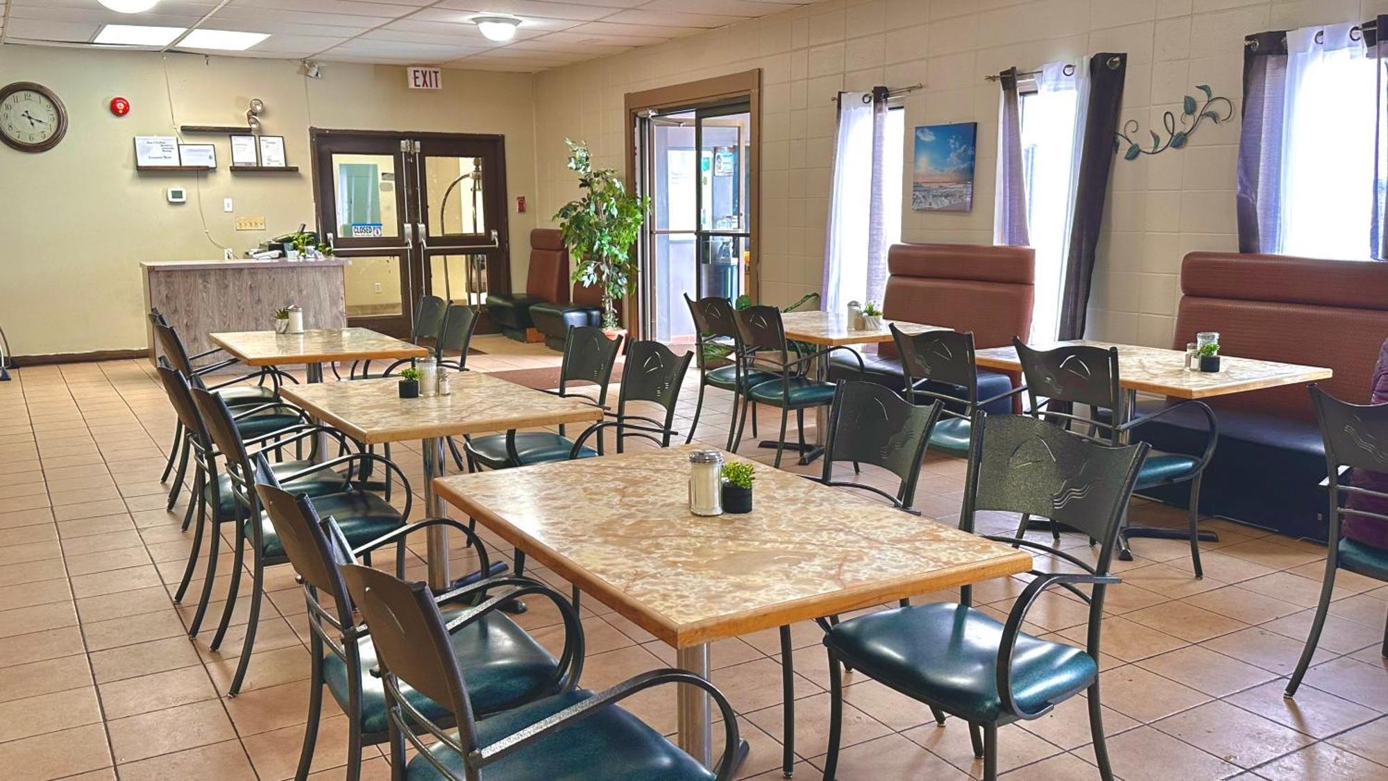 Lacombe Motor Inn Экстерьер фото