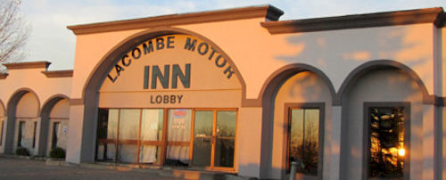 Lacombe Motor Inn Экстерьер фото