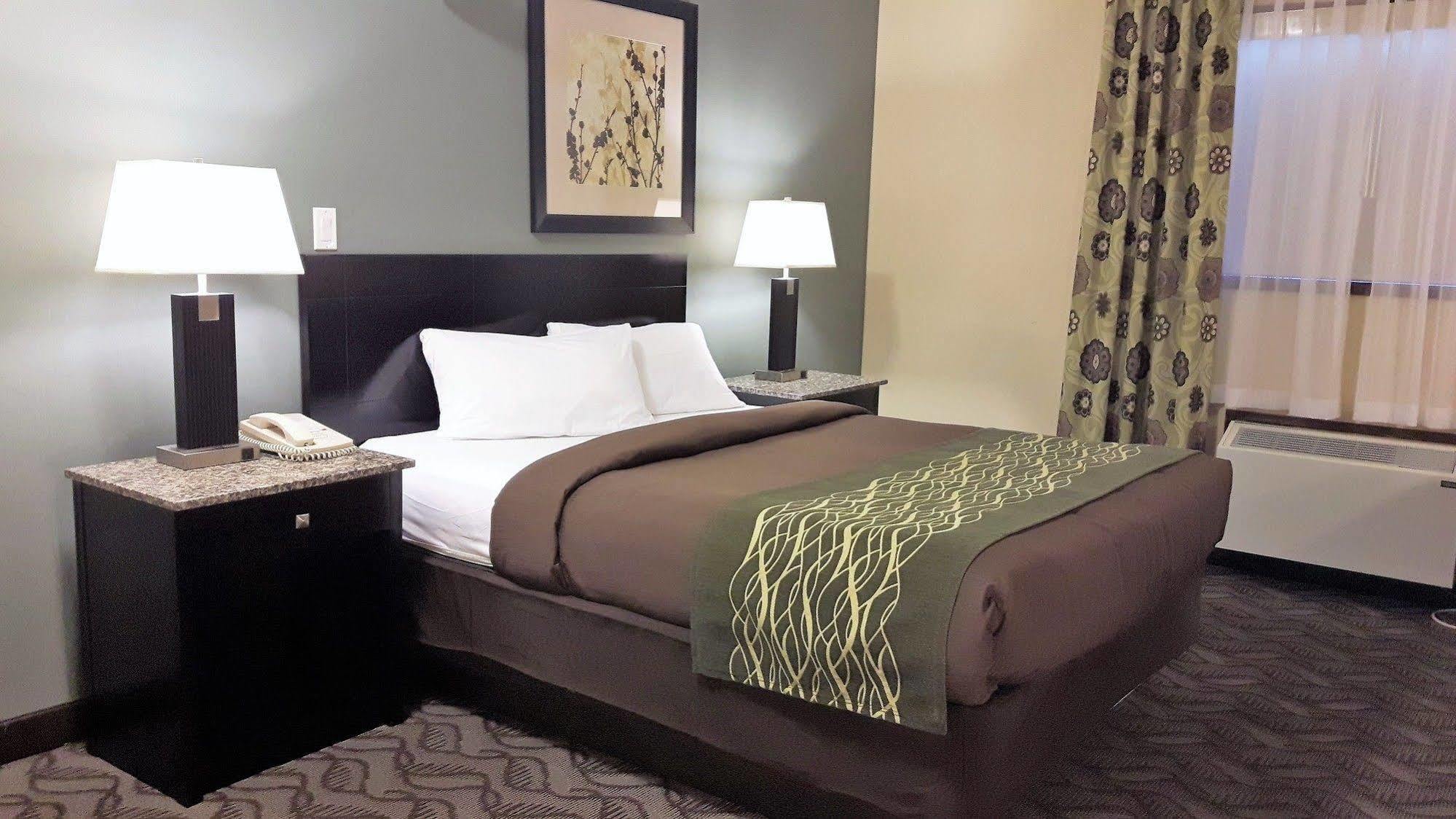 Lacombe Motor Inn Экстерьер фото